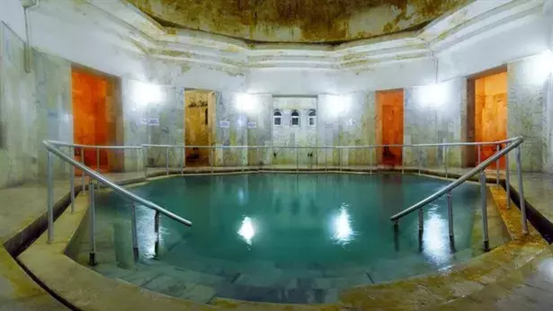 Sekiz Direkli Hamam